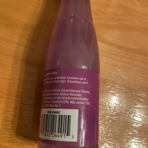 NEW Bath and Body Bundle - 8 items in this lot! - Picture 6 of 7